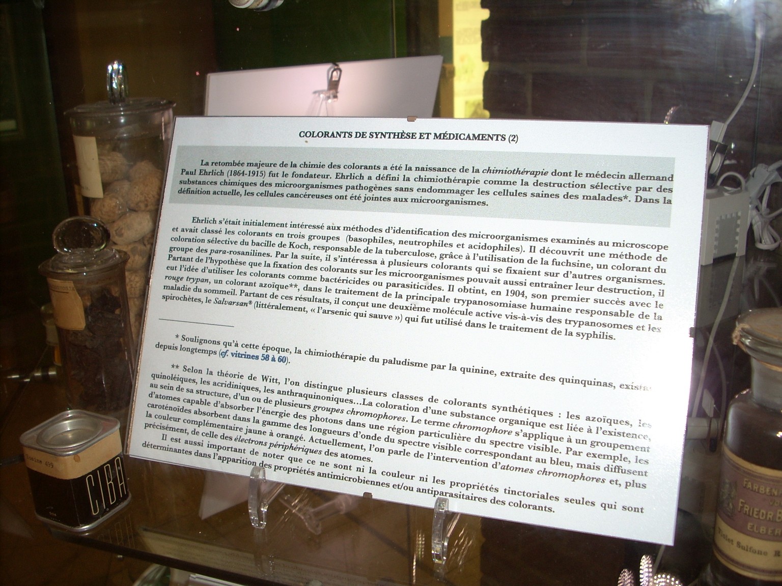 Dyes and Drugs showcase, Musée des plantes médicinales et de la Pharmacie, ULB, Brussels - 04.JPG